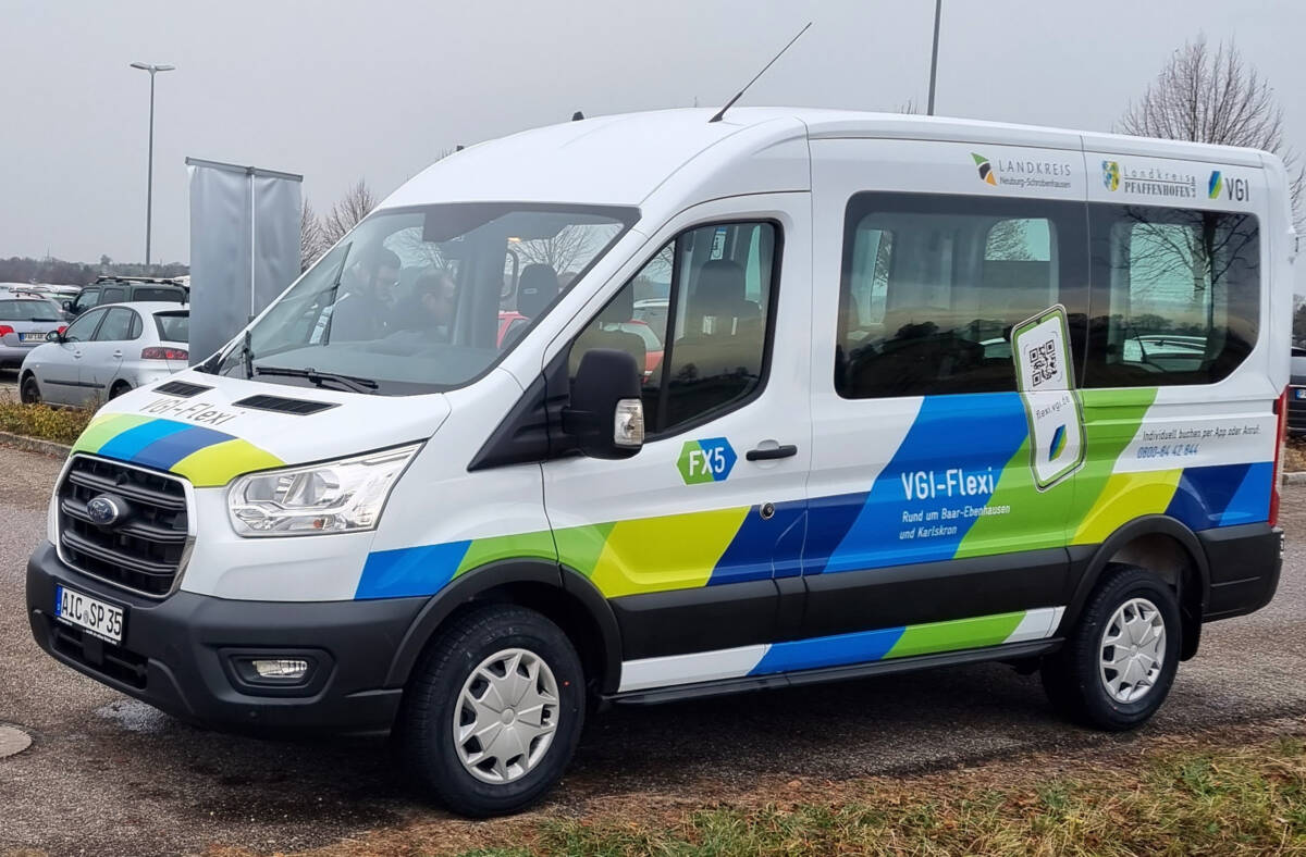 VGI FlexiBus am Bahnhof Baar-Ebenhausen